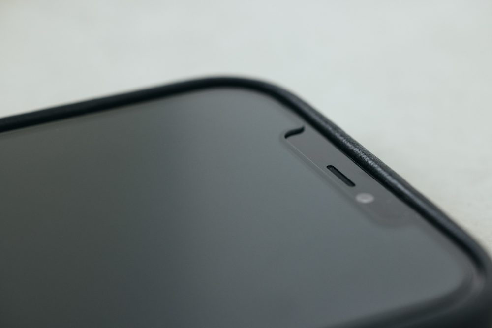 ショルダーストラップ付 MagSafe対応iPhoneケース