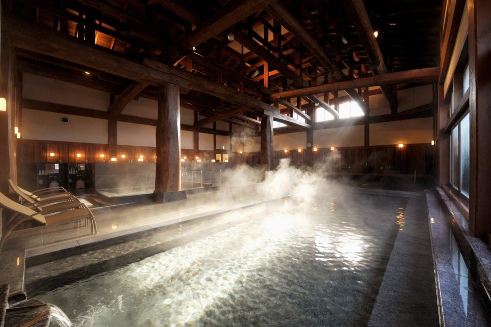 【富士山のふもとの極上サウナ】完璧すぎる外気浴スペースに、水風呂は富士山のバナジウム天然水使用で肌にグングン染み込む