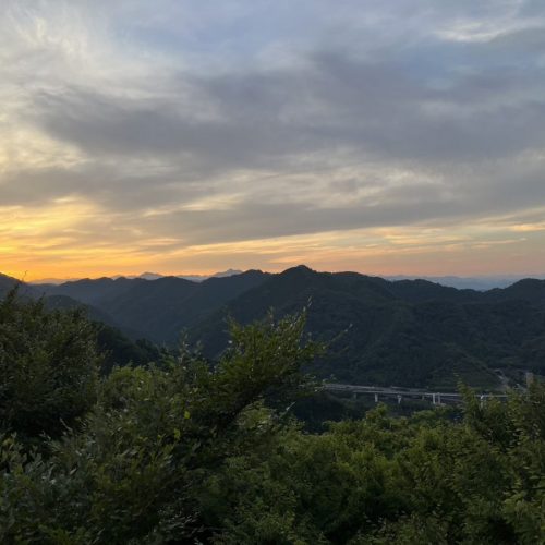 高尾山山頂の景色の名物とも言える夕焼け