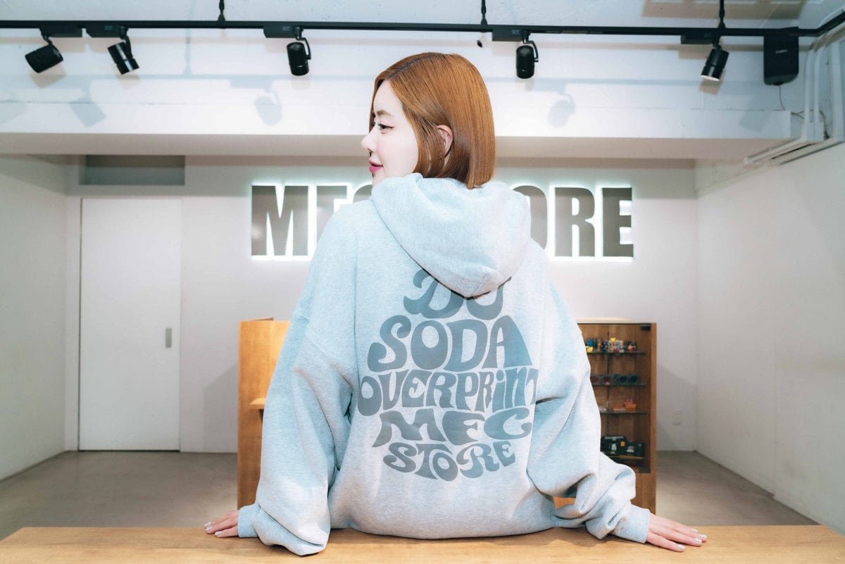 MFC STORE × over print × DJ SODA Ver. COTOH HOODIE ¥13,200（1月2日[火]22:00：MSF STORE全店舗にて発売、1月5日[金]19:00：MFC STORE Official Online Storeにて発売）