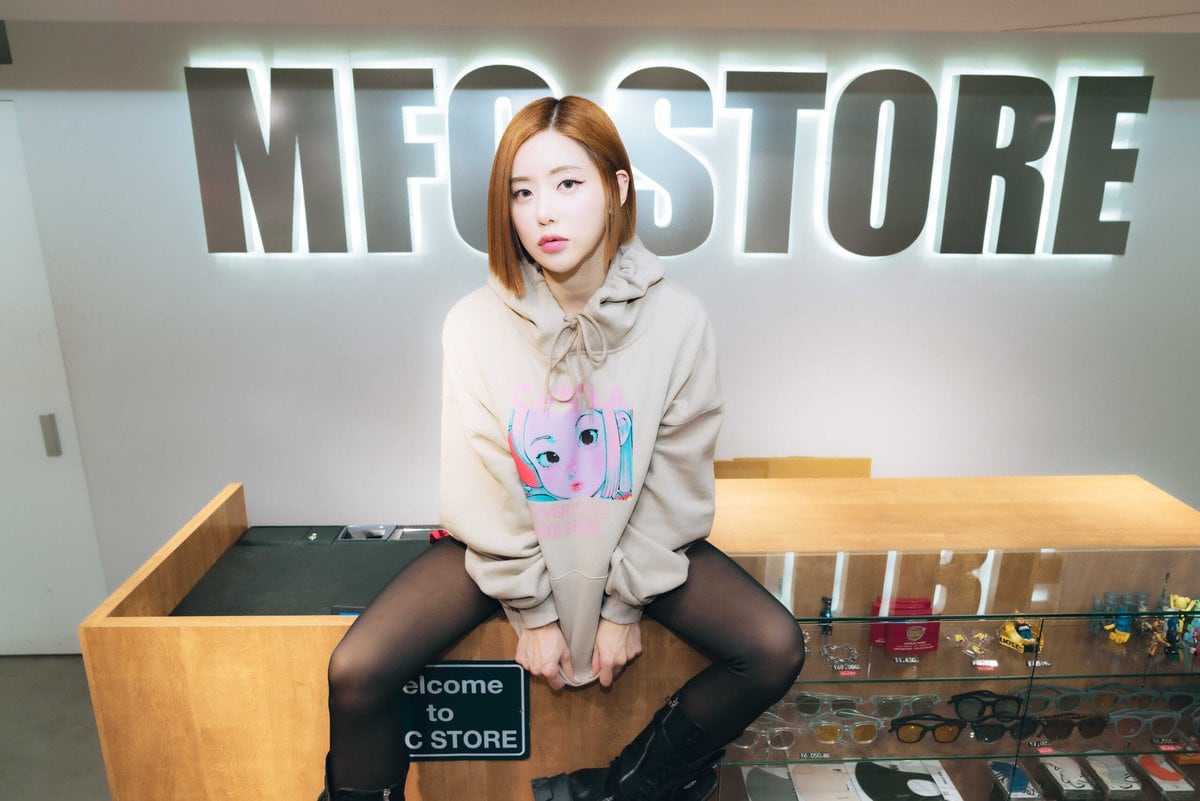 MFC STORE × over print × DJ SODA Ver. COTOH HOODIE ¥13,200（1月2日[火]22:00：MSF STORE全店舗にて発売、1月5日[金]19:00：MFC STORE Official Online Storeにて発売）