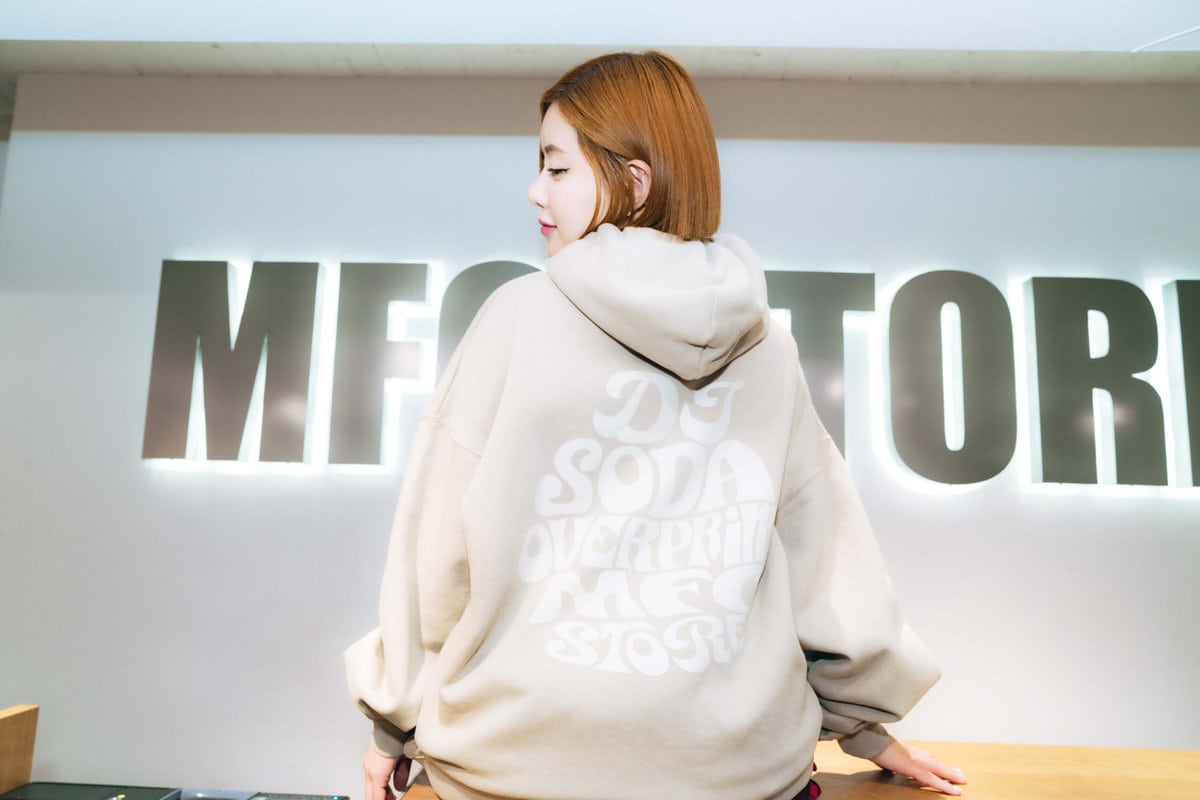 MFC STORE × over print × DJ SODA Ver. COTOH HOODIE ¥13,200（1月2日[火]22:00：MSF STORE全店舗にて発売、1月5日[金]19:00：MFC STORE Official Online Storeにて発売）