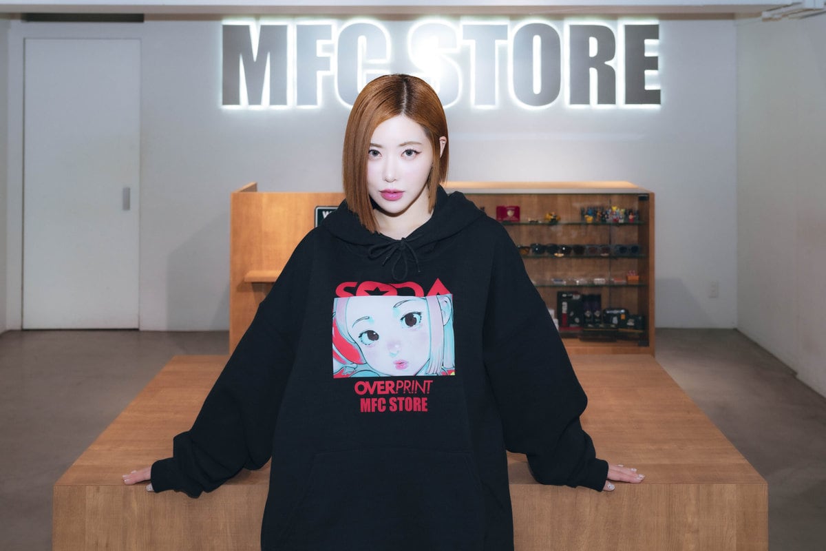 MFC STORE × over print × DJ SODA Ver. COTOH HOODIE ¥13,200（1月2日[火]22:00：MSF STORE全店舗にて発売、1月5日[金]19:00：MFC STORE Official Online Storeにて発売）