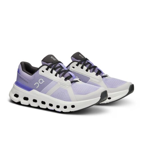 ウィメンズ Cloudrunner 2 ¥18,480（Frost | White）