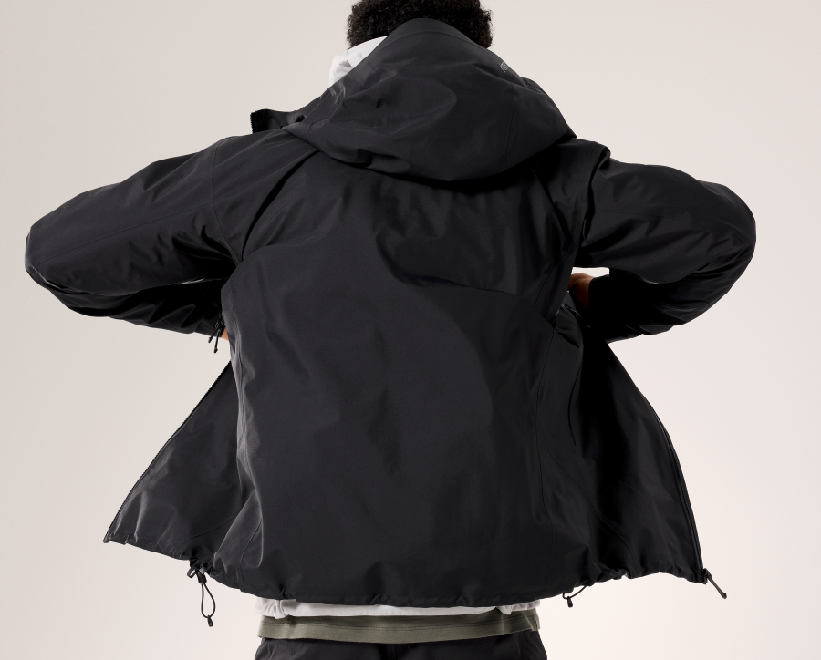 第1位　アークテリクスの“薄くて軽い”最新ジャケット。「BETA LIGHTWEIGHT JACKET」は地球の未来を考えた防水・防風のハイスペックモデル