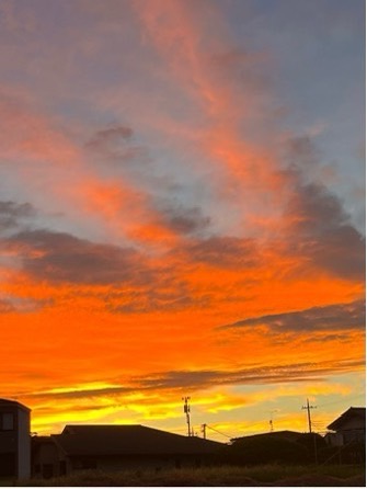 悩み事があったら空を見ろ！青空、夕焼け空、曇り空、どの空も違ってみんな好き | ファッションモデル・シュレの好きなもの