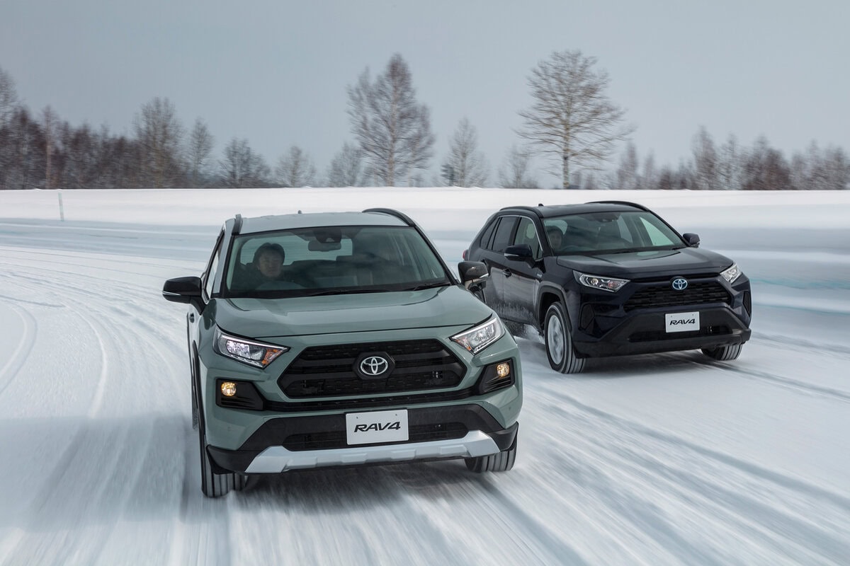 「見た目は悪路に強そう」なRAV4だが、しっかりと悪路に強いメカニズムになっているのも魅力的なポイント