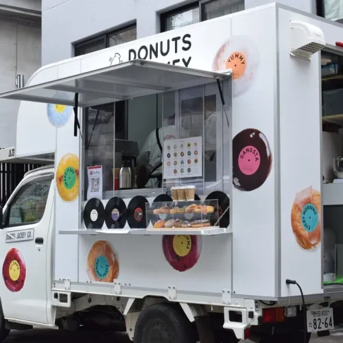 第2位　レコード屋のようなドーナツショップが渋谷に誕生！18種類のドーナツを楽しめる「Donuts Jockey」