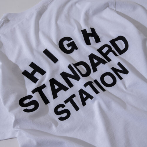 「ハイ！スタンダード」の真髄が詰まったTシャツが復刻 ｜U.S.メイドな雰囲気漂う一枚は「13」がキーワード