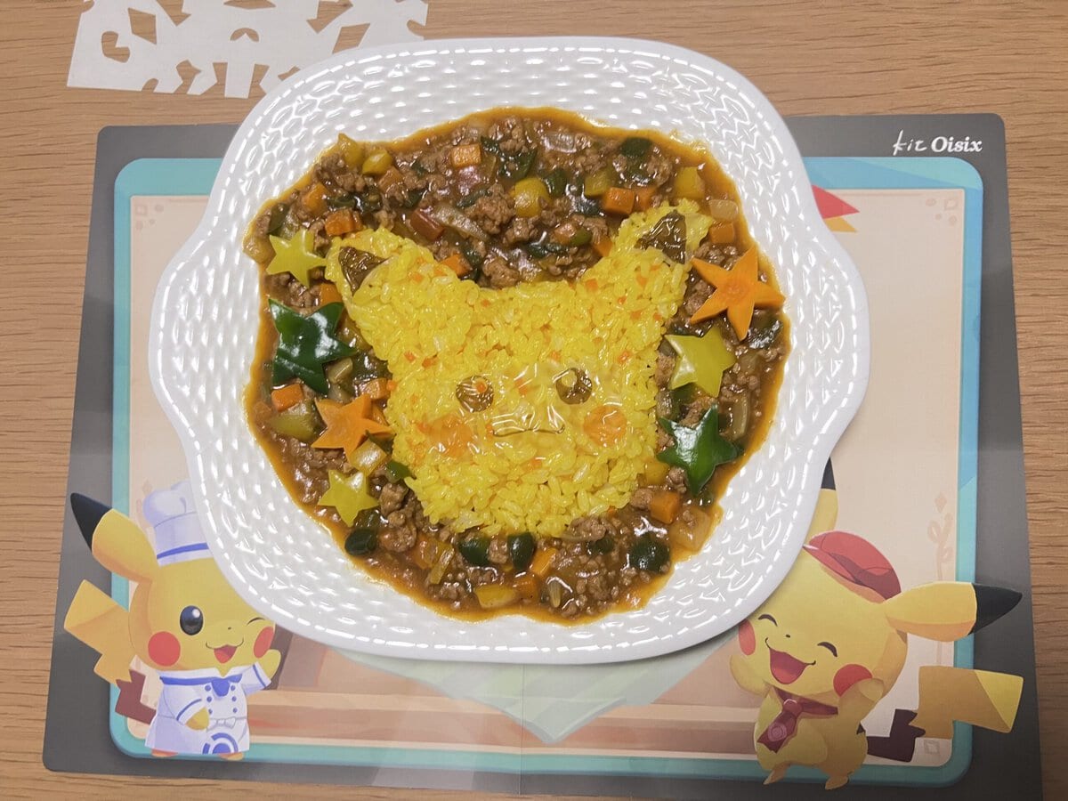 Kit Oisix「4種野菜のピカチュウカレー」「ようこそ!ポケモンカフェ〜まぜまぜパズル〜」