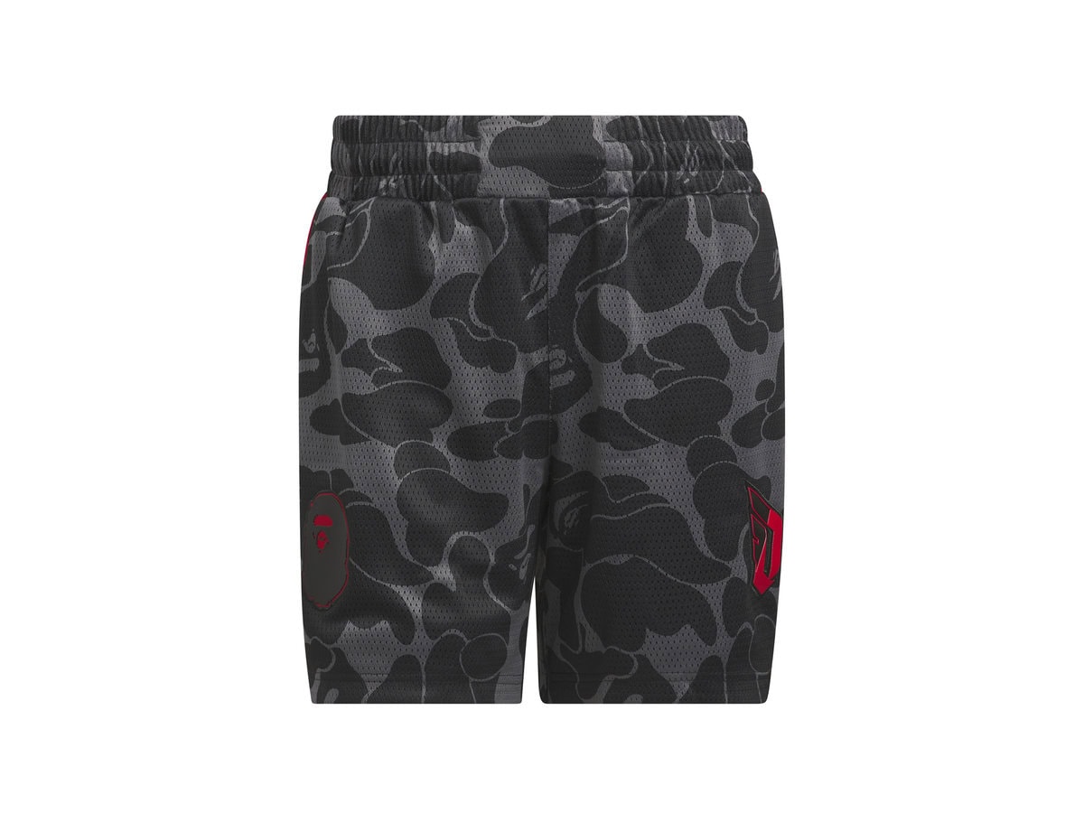 そのほかにもショートパンツやコラボレーションロゴ入りのソックスもリリース。Dame 9 Short ¥14,300