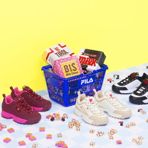 FILA（フィラ）とチロルチョコによるコラボレーションが実現。カラフルでポップなチョコレートの世界感を纏った FILA のスニーカーに注目だ。