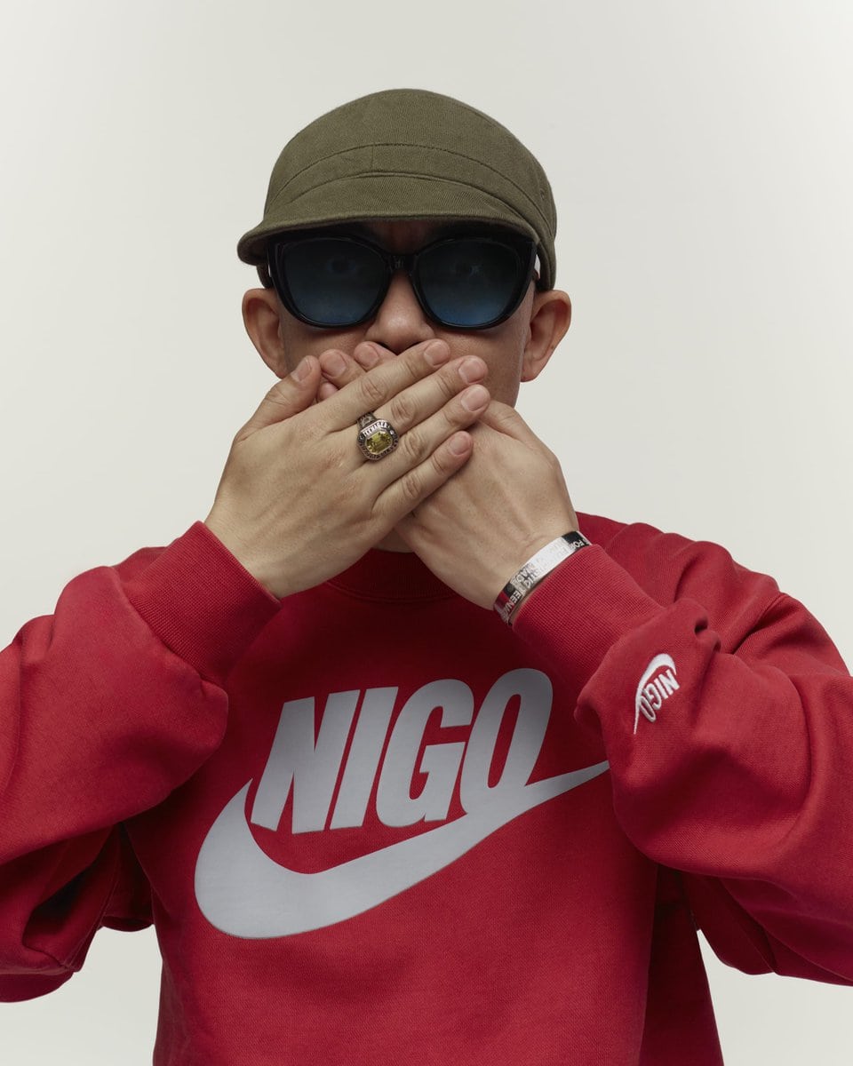 NIGOがNIKEと初となるコラボレーションを実施。アパレルコレクションのほか、エア フォース Ⅲがリリースする。