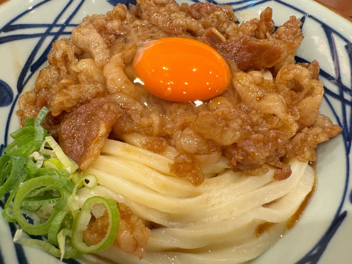 焼きたて牛すき釜玉うどん