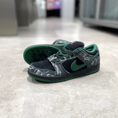 There Skateboards × Nike SB（ゼアスケートボード × ナイキ SB）のダンク ロー プロ 