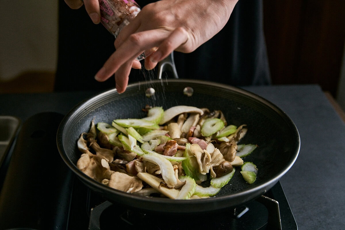 きのことセロリのホットサラダ,カノサラ,KANOSALA