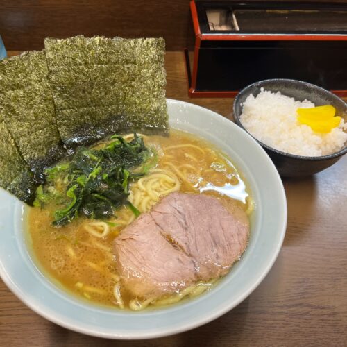 相鉄線・上星川駅にある「寿々㐂家」の家系ラーメン