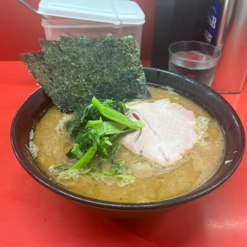 JR根岸線・新杉田駅にある「杉田家 本店」の家系ラーメン