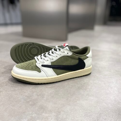 Travis Scott × Nike（トラヴィススコット × ナイキ）のエアジョーダン1 ロー OG SP 