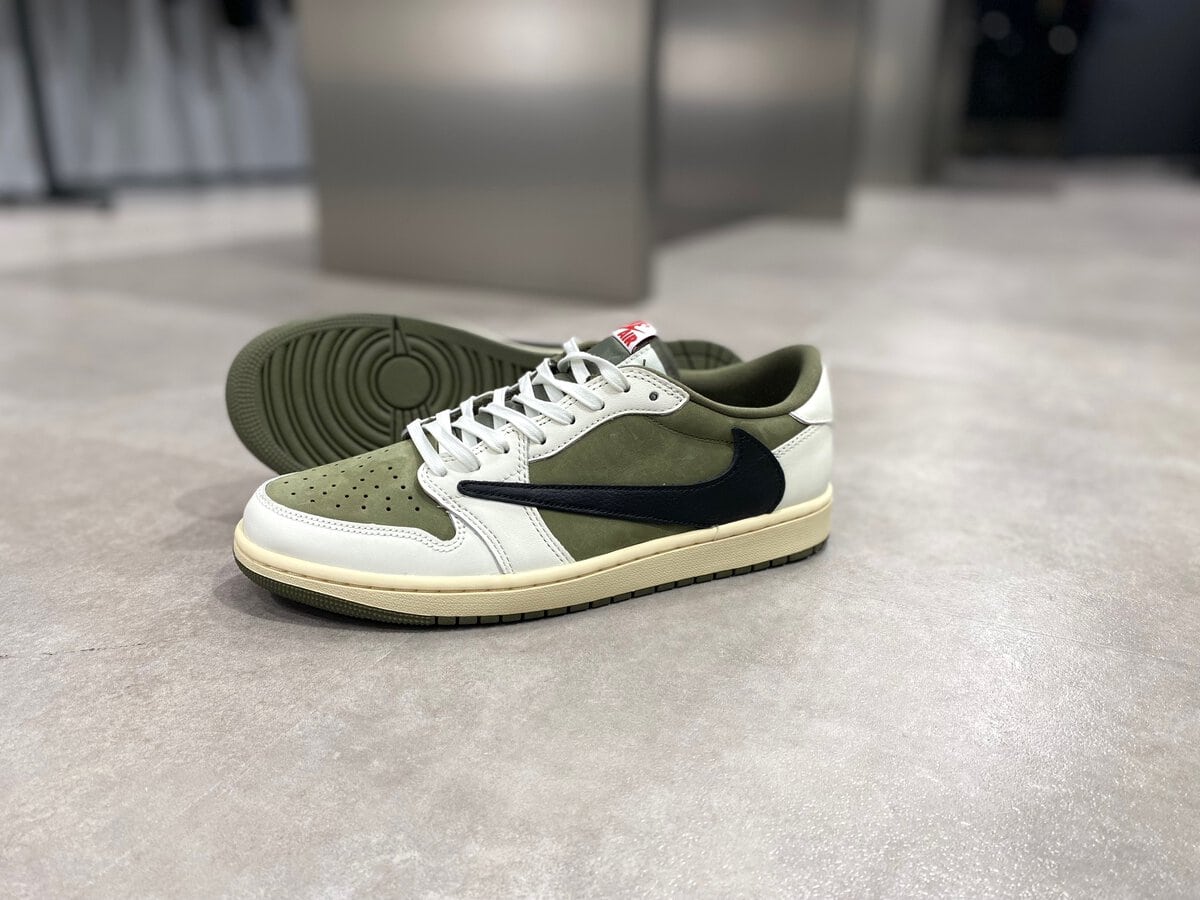 Travis Scott × Nike（トラヴィススコット × ナイキ）のエアジョーダン1 ロー OG SP 