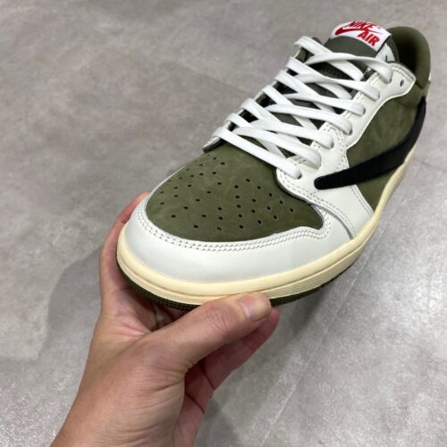 Travis Scott × Nike（トラヴィススコット × ナイキ）のエアジョーダン1 ロー OG SP 