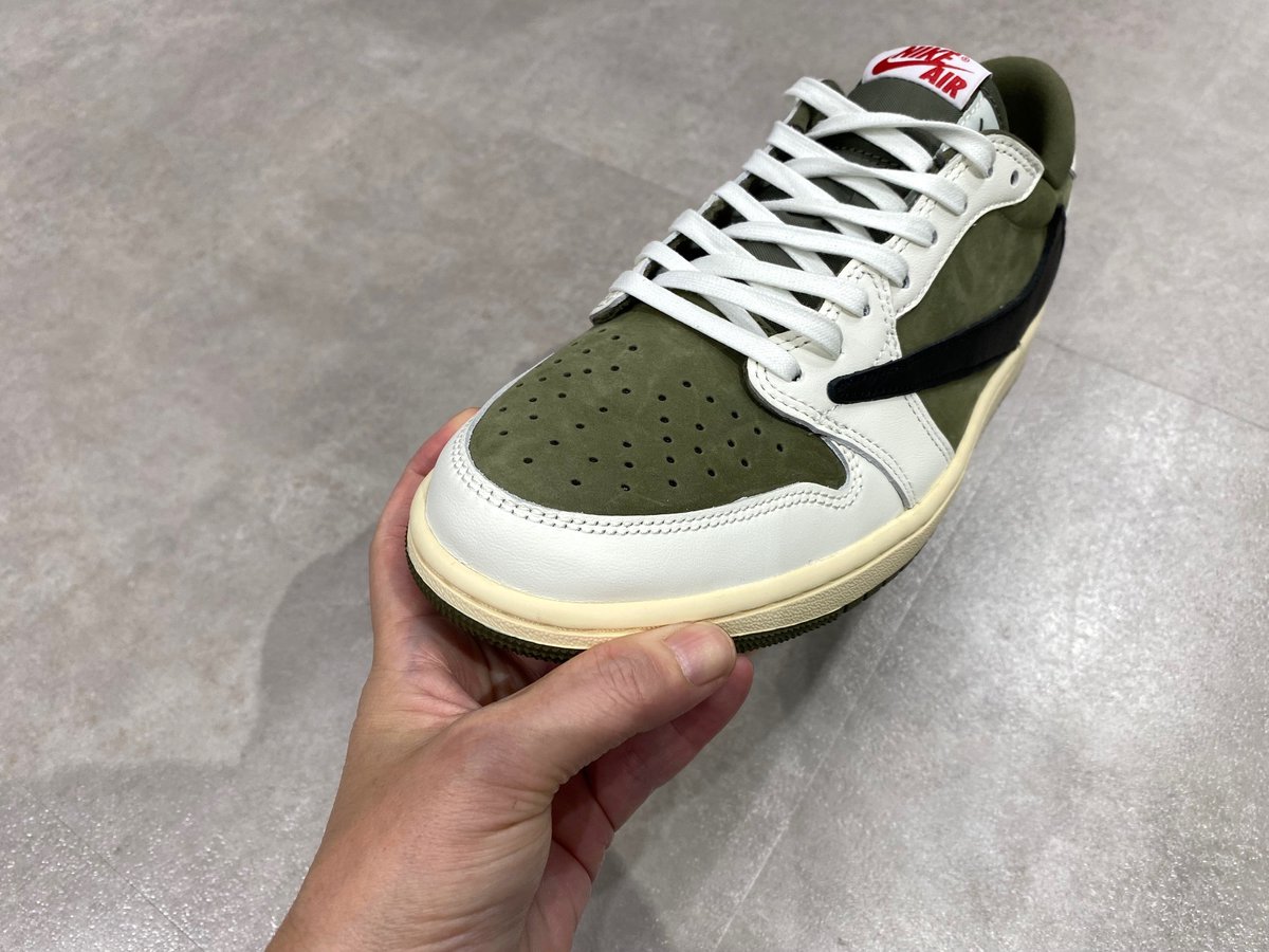 Travis Scott × Nike（トラヴィススコット × ナイキ）のエアジョーダン1 ロー OG SP "リバースオリーブ"