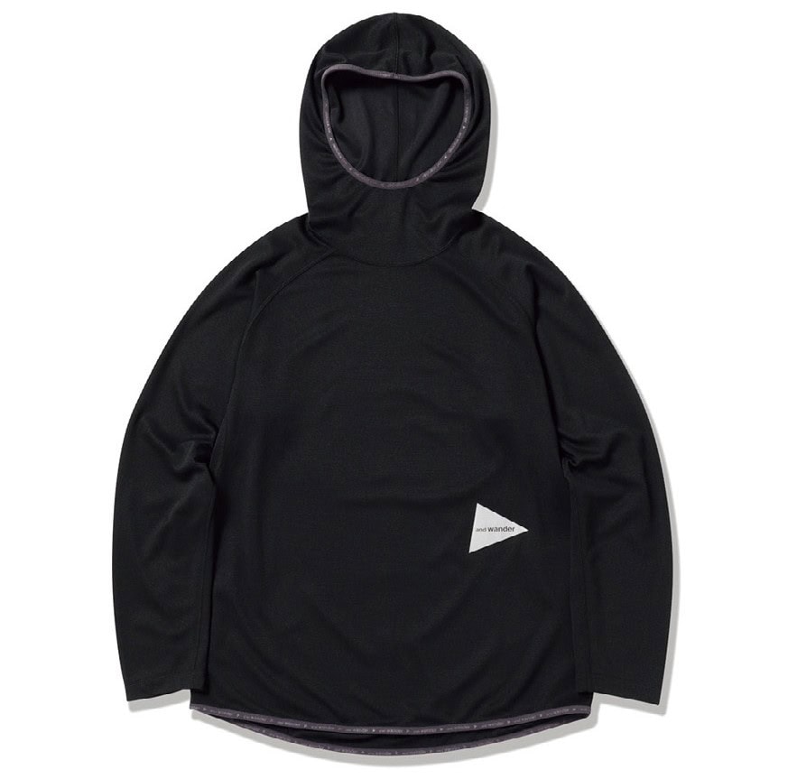 速乾性に優れ、肌をドライな状態に保てる高機能フーディの『and wander power dry hoodie LS』