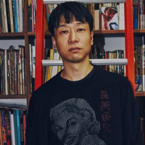 「オアシス新バンドロゴ制作後に届いた“再結成”という吉報」河村康輔が語るラッキーな人生“熱量を持って思い描けば夢は形になる”