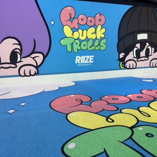 RIIZE × Good Luck Trolls メディアゾーン