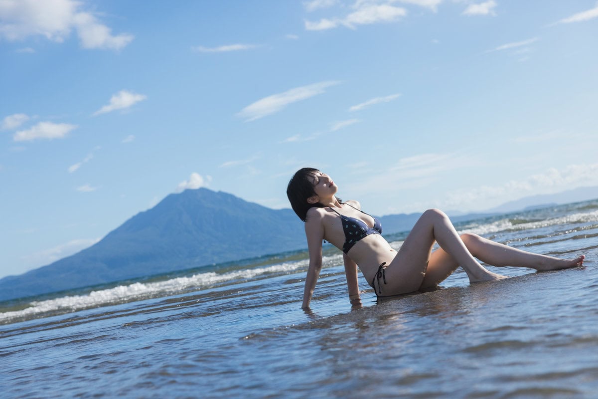 ⽇⽐美思1st写真集『朝食ってビュッフェですか』