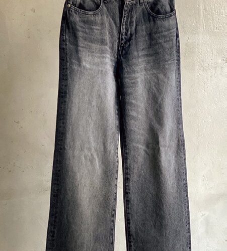 モデル・小松紘大さんが最近買ってよかったモノ『GEN IZAWA straight denim pants』