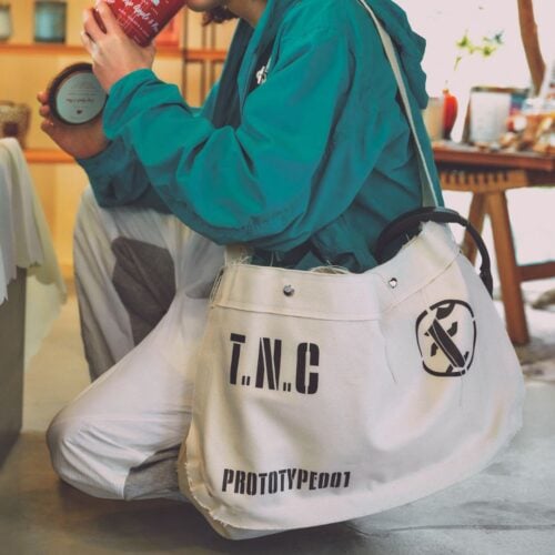 【東京の20代メンズがこぞって使うバッグ】フェイク ザ フラワーのPROTOTYPEシリーズは経年変化で自分だけの物語を刻め！