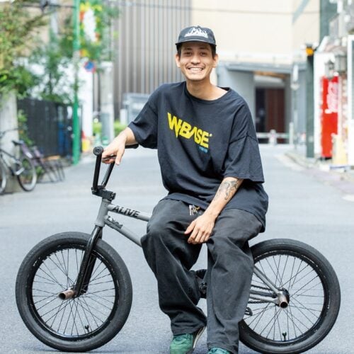 W-BASEライダー・比嘉治宏さんがBMXで愛用しているNIGEL SYLVESTER×NIKE AIR の『JORDAN 4 RM PRO 』