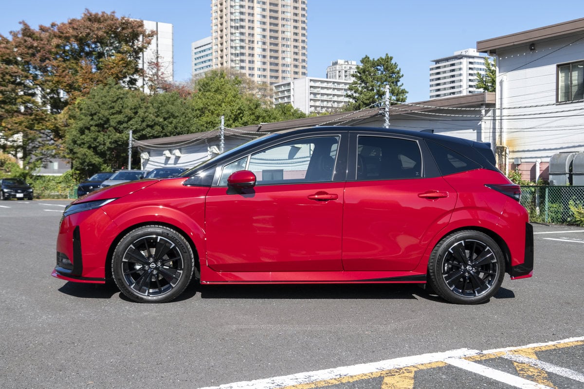 日産　オーラ NISMO tuned e-POWER 4WD