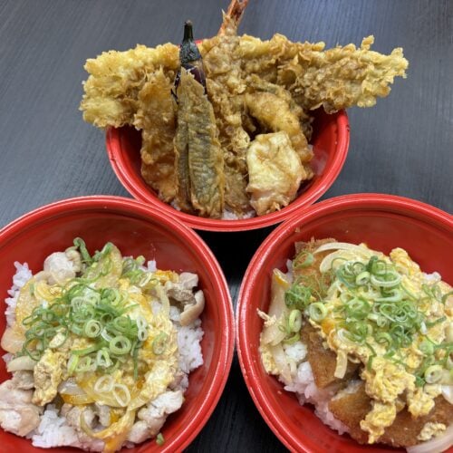 G-FRONT 1F　大井競馬場食堂　上：大穴天丼 　左下：親子丼　右下：かつ丼