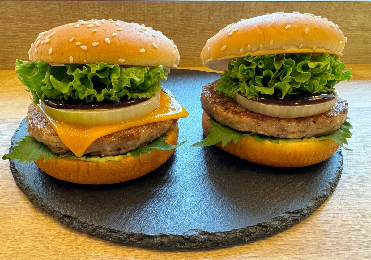 フレッシュネスバーガー「神戸牛バーガー」「神戸牛チーズバーガー」