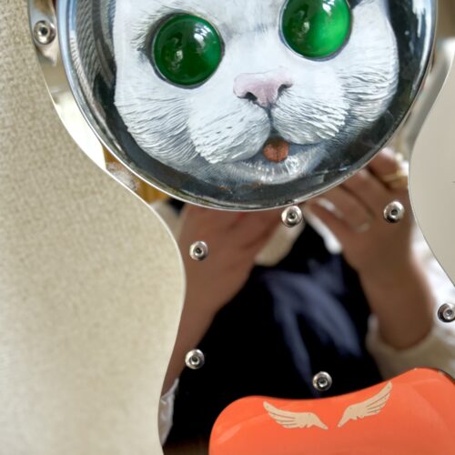 1,000個限定で大人気「宇宙猫ミラー」が登場！猫のいる暮らしとアートを同時に叶える“鏡”とは