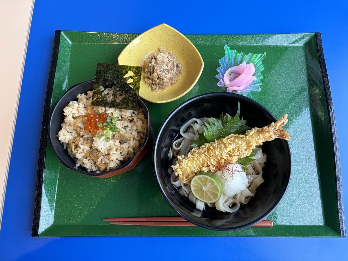 冷ころえび天きしめんとあさりご飯膳