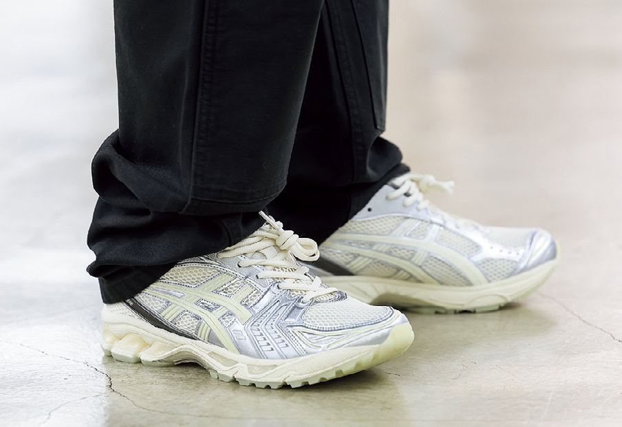 atmos BLUE Omotesandoストアマネージャーの三澤 良さんがいまおススメするスニーカー Asics SportStyle／GEL-KAYANO 14 atmos