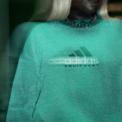 adidas Equipment（アディダス アディダス エキップメント）が2025年春夏シーズンに再登場する。本質の追求をし続ける、コレクションとなっている。