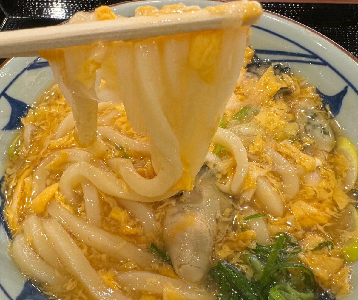 あつあつの玉子あんかけもうどんによくからんでる