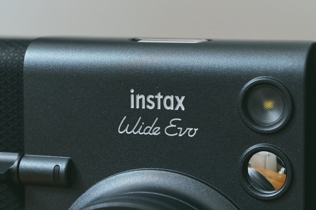 「プロカメラマンが絶賛した“チェキ”instax WIDE Evo™」ワイドなプリントが生み出す特別感がやっぱりいい…作例もたくさん撮ってみた