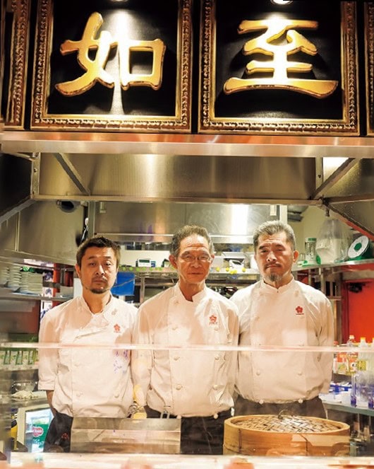 村上隆が率いるカイカイキキが埼玉県・朝霞市にオープンした中華料理店〈囍鵲亭〉