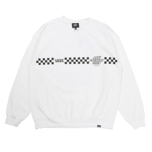 アパレルでは、VANSロゴやチェッカーボード柄と、ANTi COUNTRY CLUB TOKYOのロゴを組み合わせたグラフィックを、Tシャツとスウェットにプリント。