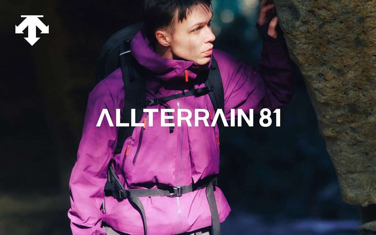 DESCENTE ALLTERRAIN 81（デサント オルテライン エイティワン）から“ZENCHIKEI”がリリース。全地形に対応する防⽔シェルジャケットで、シーンによって最適な素材使いのGORE-TEXモデル2型となっている。