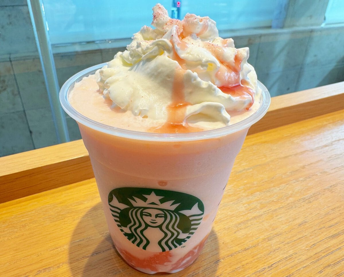 白桃と桜わらびもち フラペチーノ