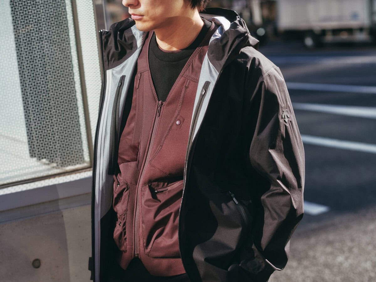 DESCENTE ALLTERRAINが単品使いはもちろんのこと、レイヤリングすることで更なる快適性を実現する新シリーズLIGHTWEIGHT SHELLをスタート。