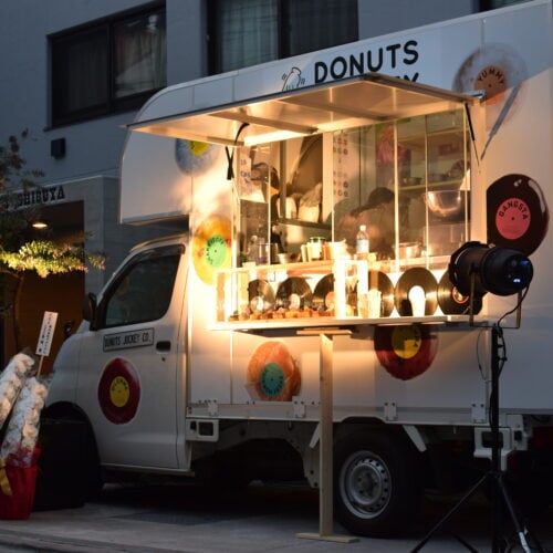 Donuts Jockeyトラック（夜）