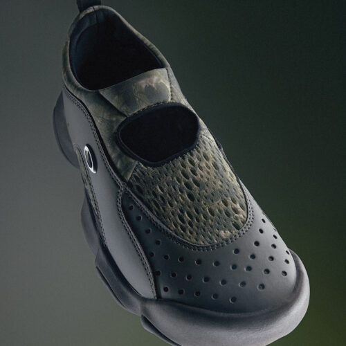 北海道発のSouth2 West8のフライフィッシング・ヘリテージを、Oakley Factory Teamならではのスタイルで仕上げたスペシャルモデルもリリースする。