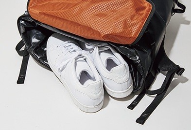 独立したシューポケットの付属でジムや自転車用シューズも気にせ ず持ち歩くことが可能なグレゴリーのバックパック